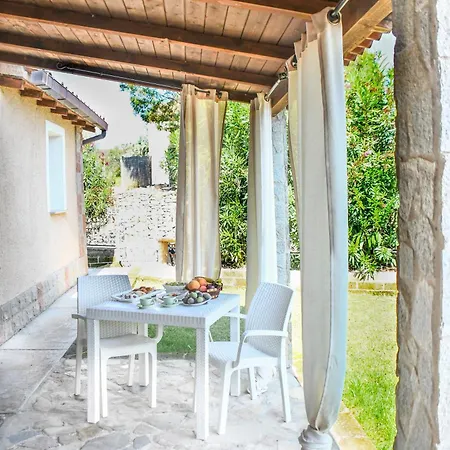 Domu Virginia Castiadas