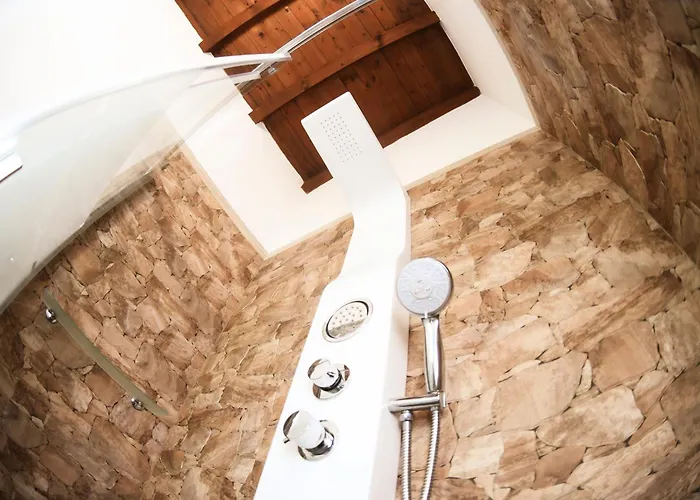 Domu Virginia Bed & Breakfast